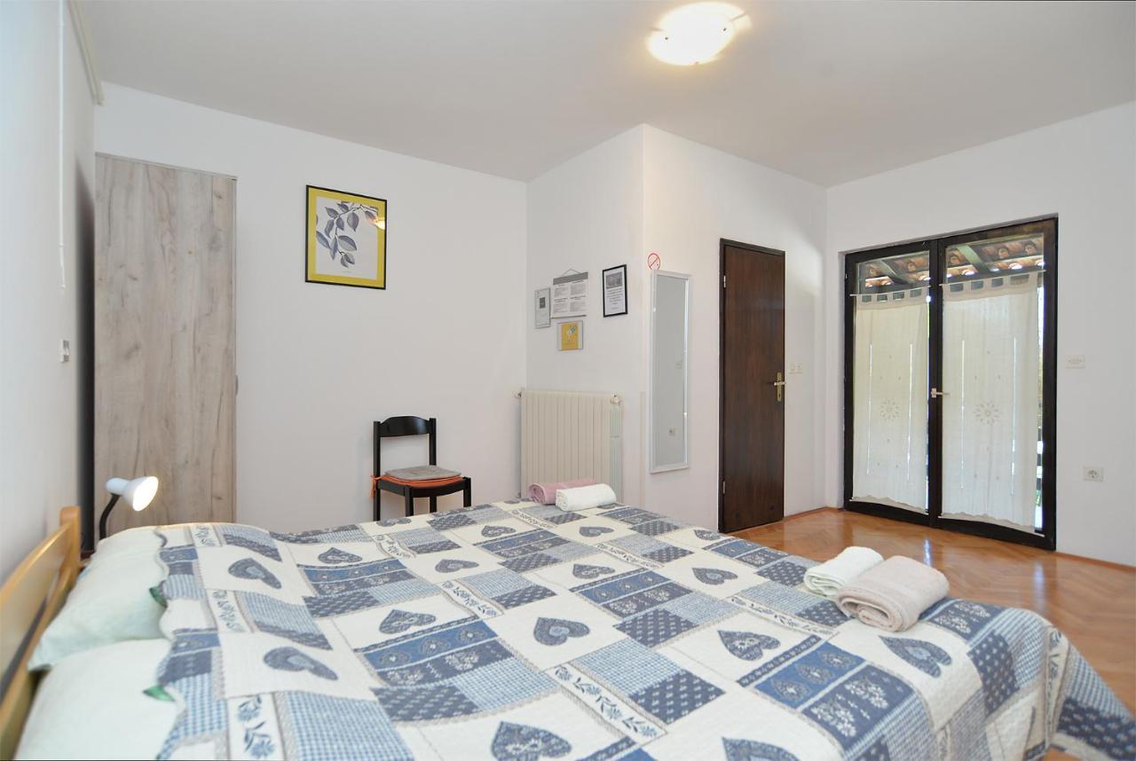 Rooms Veli Vrh 2208 Pula Exteriör bild