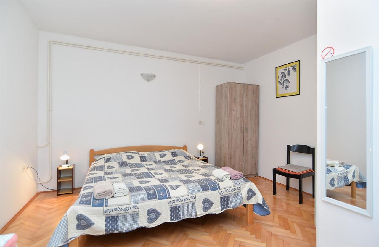Rooms Veli Vrh 2208 Pula Exteriör bild